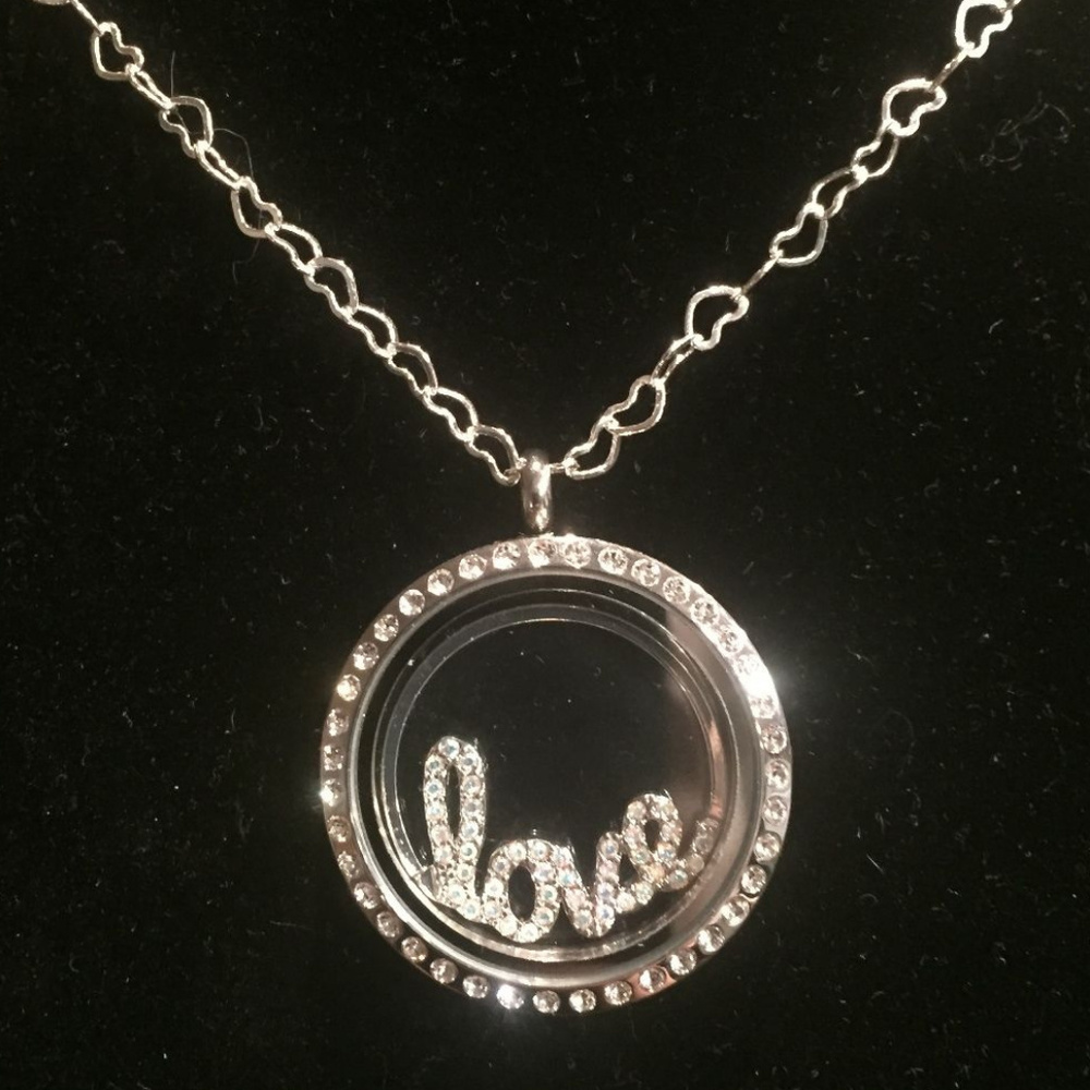 3pc Set! O2 Locket, Chain & Love Window Plate Set!